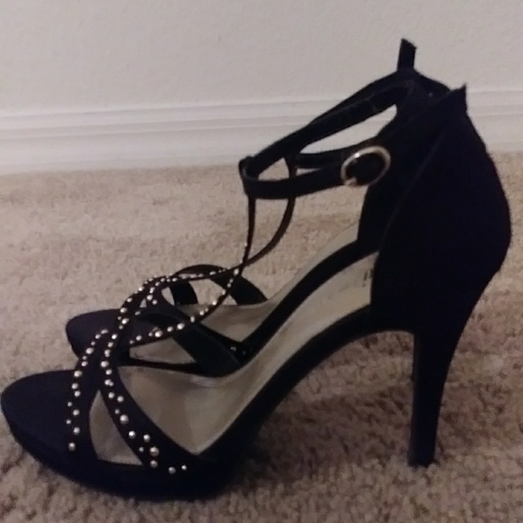 Fioni Nights Black Heel Sandals - Picture 4 of 8
